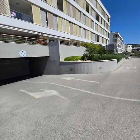 アパート Apartman More